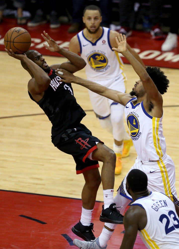 包含葡超赛程吃紧；武汉三镇关键时刻迎来里程碑；态度坚定；更衣室氛围转暖的词条