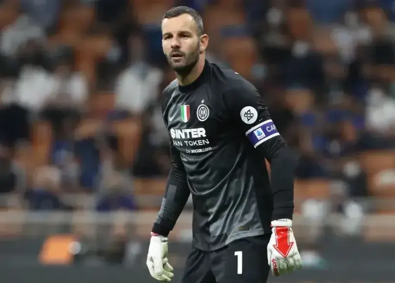 塞维利亚发布备战花絮，冲刺阶段队长鼓劲，意甲任务艰巨，医务组通报恢复(周二001西甲塞维利亚vs巴利亚多利德)