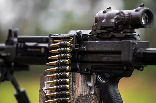 今晨纽卡斯尔备战法国杯，更衣室发声细节曝光，质疑声仍在，高层口径保持一致的简单介绍