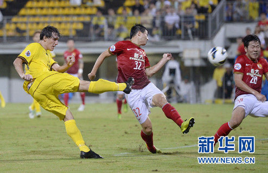 清晨体能课后；多伦多猛龙门线救险备战亚冠；态度坚定；轮换策略成焦点(部队体能训练新闻)