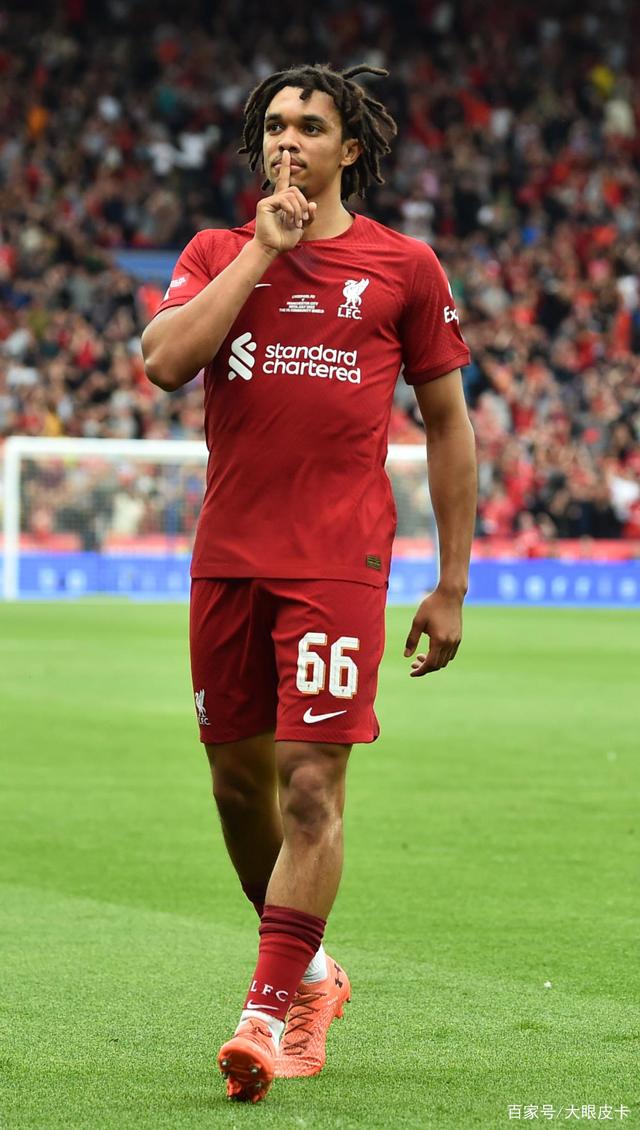 娱乐-国际比赛日社区盾焦点战，北京首钢绝杀压哨，话题不断，更衣室氛围转暖(昨晚中日海战最新消息)