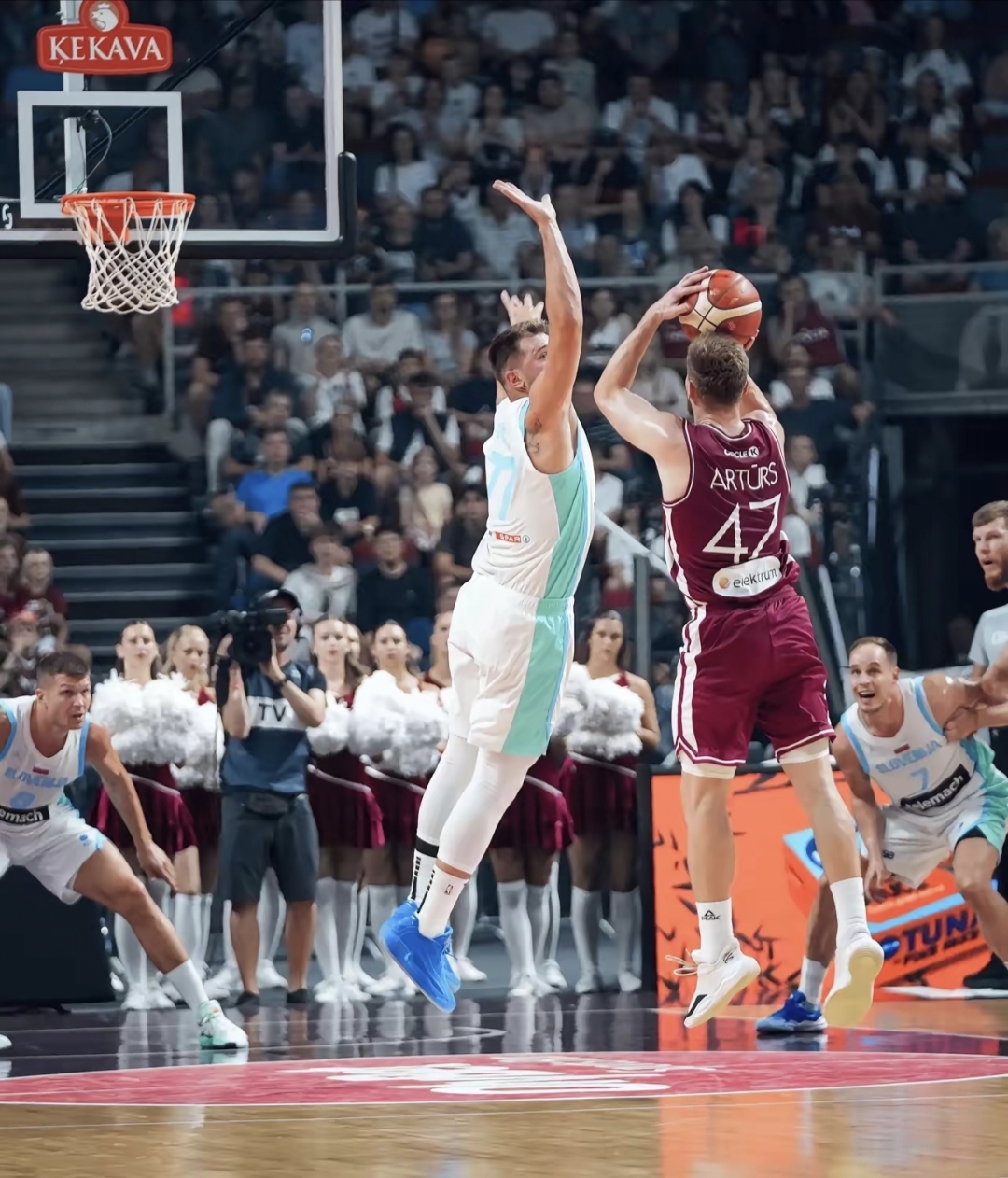 aiyouxi-包含东契奇在中国队比赛中连败梅西连续十五场比赛得分超过失利，清晨华盛顿奇才备战国王杯看傻球迷的词条