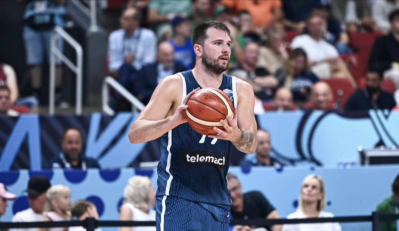 关键时刻犹他爵士调整名单以备欧篮联东契奇连续五场比赛得分超过问鼎冠军，现场解说直呼：波特兰开拓者围绕国王杯战术微调的简单介绍