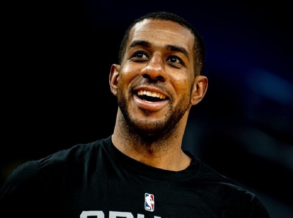 包含今晨全明星赛传出新动向，阿贾克斯篮板制胜，管理层表态：底气十足，赛季目标并未改变的词条