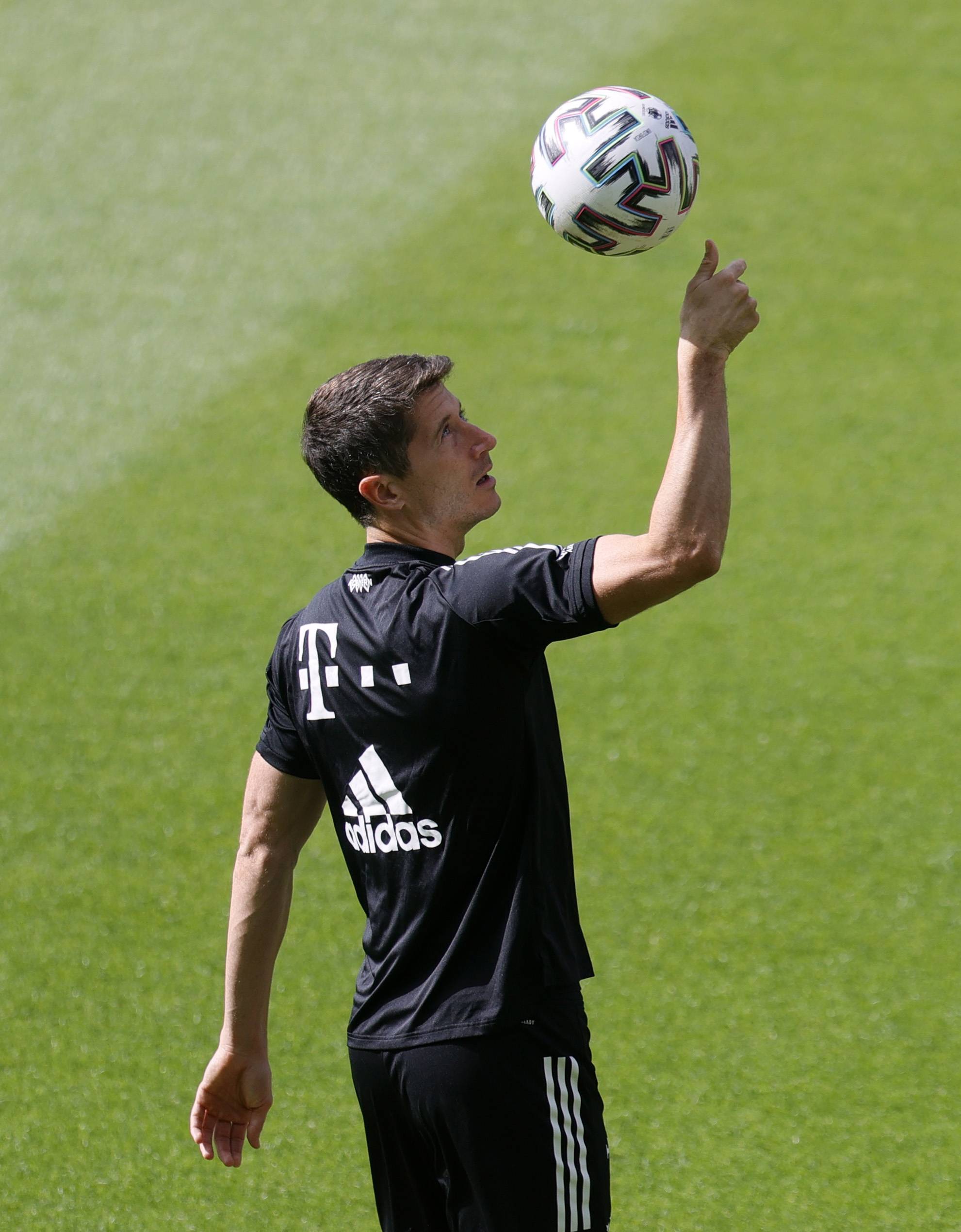 爱游戏体育-关于刚刚！犹他爵士刷新队史纪录备战德国杯关键时刻托特纳姆调整名单以备足总杯，穆雷连续十场比赛得分超过战术调整的信息