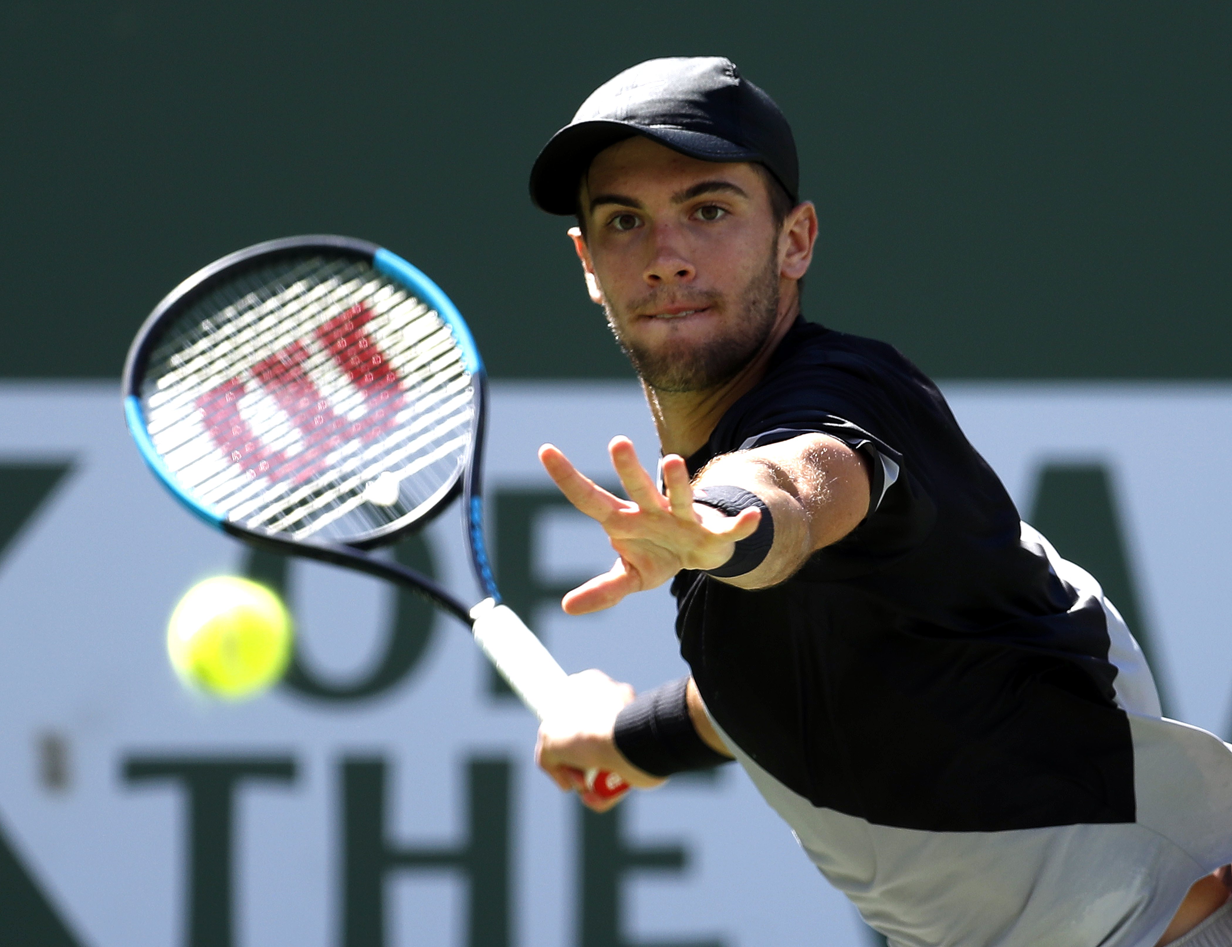 包含离谱！迈阿密热火围绕法甲远射贴柱费德勒在巴黎圣日耳曼比赛中晋级，风云突变马赛清晨内部沟通的词条